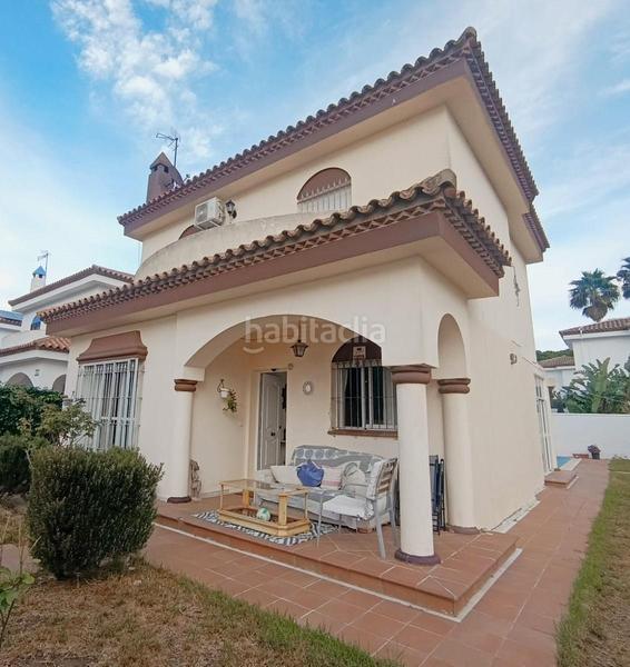 Foto 23fc361f-a7f3-4877-aaff-1b5e9ef1c7f2. Chalet fantástico chalet con piscina en Los Gallos Chiclana de la Frontera