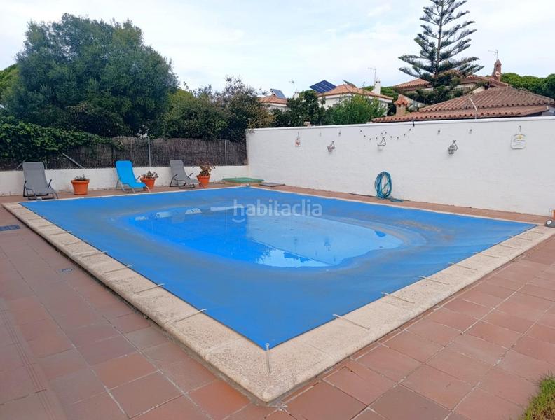 Foto 6026d7a9-2dbe-4352-a560-aa91e553d690. Chalet fantástico chalet con piscina en Los Gallos Chiclana de la Frontera