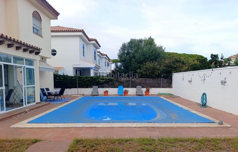 Foto 88b09a56-2a1d-4db6-b0b7-0837ac6e907e. Chalet fantástico chalet con piscina en Los Gallos Chiclana de la Frontera