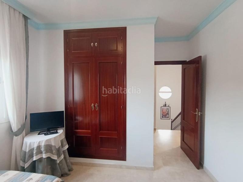 Foto a4d55426-60ec-4ac3-b6ad-824b21608cb9. Chalet fantástico chalet con piscina en Los Gallos Chiclana de la Frontera