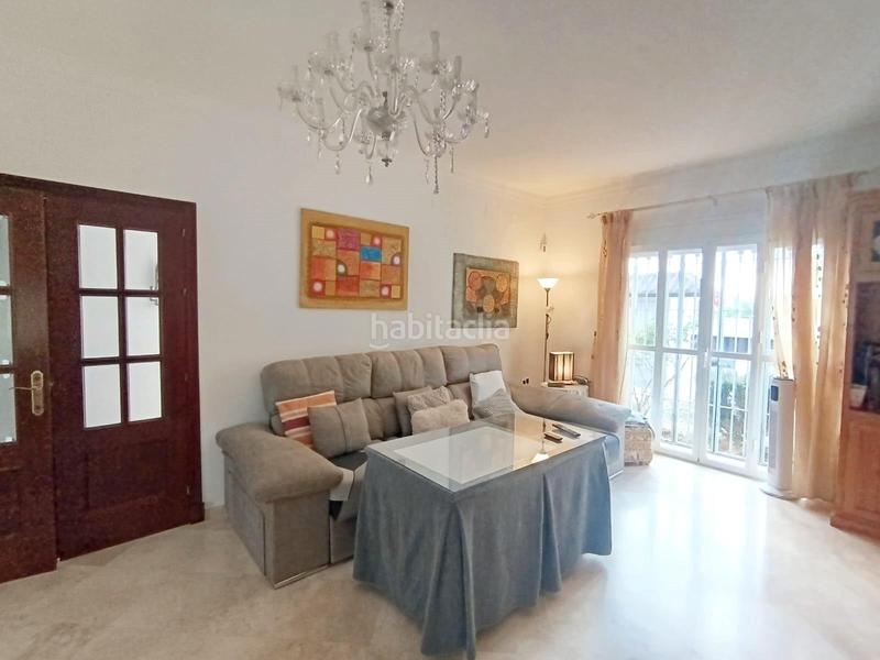 Foto aaafcb69-cf31-418f-bdc5-c2f6d580eb77. Chalet fantástico chalet con piscina en Los Gallos Chiclana de la Frontera