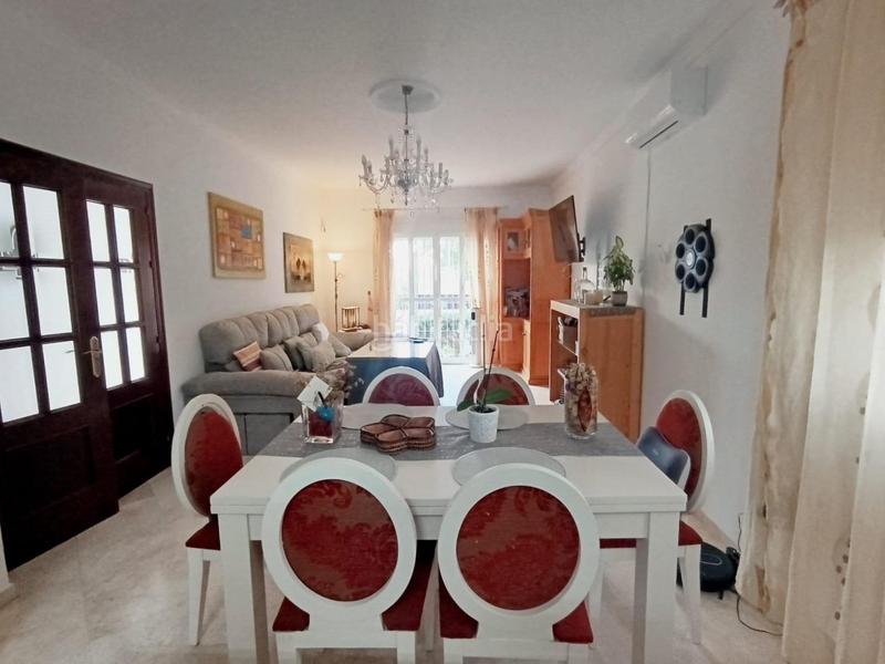 Foto b1fe3095-3c3f-405b-b4d9-49385606f10b. Chalet fantástico chalet con piscina en Los Gallos Chiclana de la Frontera