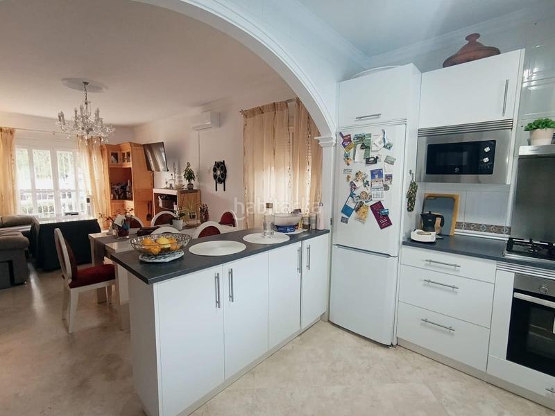 Foto f094e7d8-e6f5-472a-b04c-47f6207f903f. Chalet fantástico chalet con piscina en Los Gallos Chiclana de la Frontera