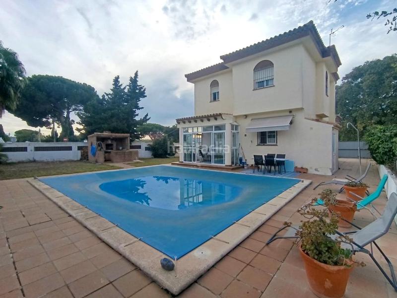 Foto f47d1799-ab59-4acd-a390-b58ebbf54a6b. Chalet fantástico chalet con piscina en Los Gallos Chiclana de la Frontera