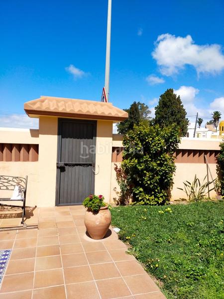 Foto f2c28e22-3bd5-4eb8-b1da-98fb78345cc0. Xalet amb piscina a Los Gallos Chiclana de la Frontera