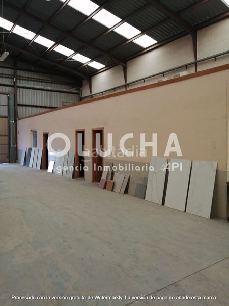 Foto b708f271-f4f9-4dc3-aeb6-1b02ab5bbe53. Nau industrial a Onda