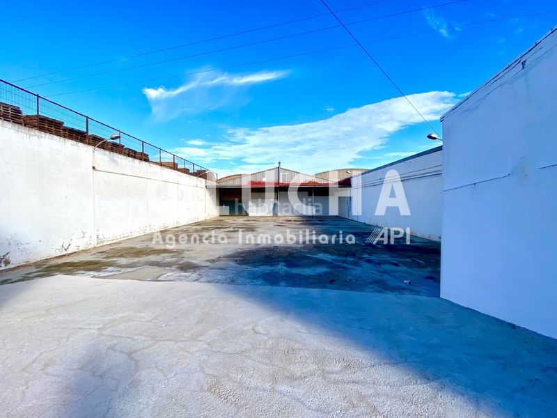 Foto 423968de-a55b-4b69-b2c6-a93c55f8afc0. Fabrikhalle in Onda