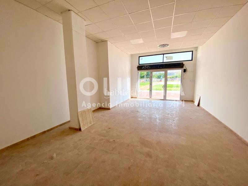 Foto 5163afd0-eef0-4e0f-952f-193e55b7d1b6. Location local commercial dans Onda