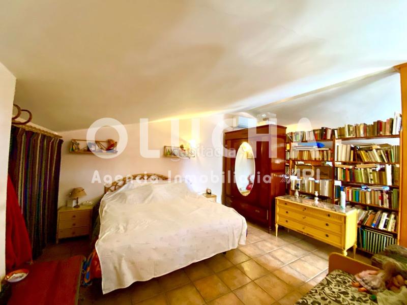 Foto 19d86536-d77c-47e8-8e88-4b4c2eff4a59. House with parking in Onda