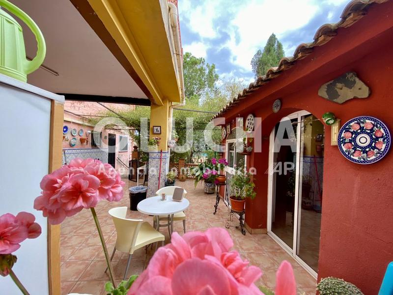 Foto 662134d2-bd39-44b3-8eff-9a79090f996f. House with parking in Onda