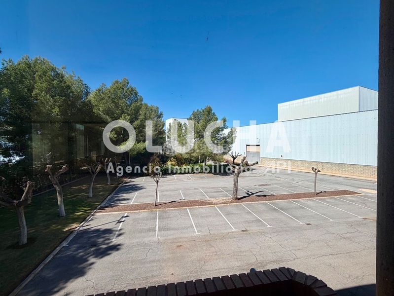 Foto bc108bc1-6279-4253-b81a-71148c16785c. Nau industrial a Ribesalbes