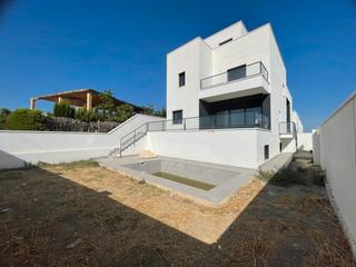 Xalet en Polideportivo. Vivienda individual en venta, obra nueva