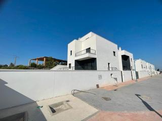 Xalet a Polideportivo. Vivienda individual en venta, obra nueva