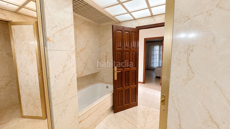 Foto 2ea38679-bfae-4fd6-aa2b-f4c7d602c591. Casa amb calefacció aparcament a Llinars del Vallès