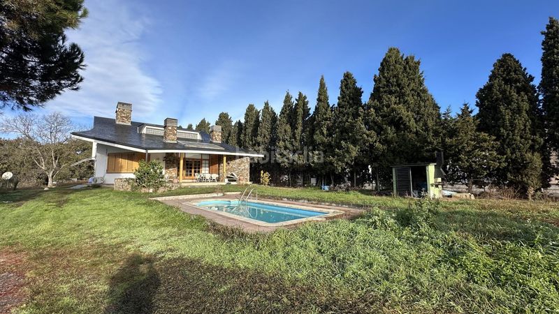 Foto 460d55e7-a7e5-48d7-adb1-8ac393a60be7. Casa amb calefacció aparcament a Llinars del Vallès