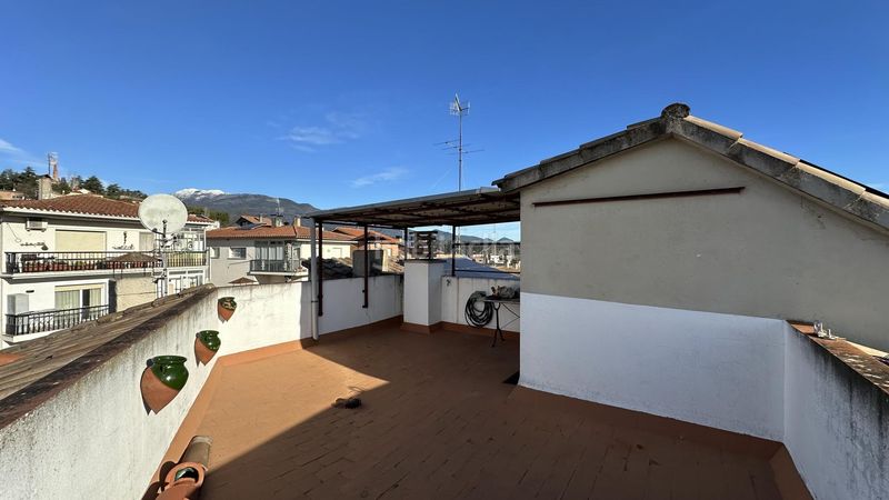 Foto 1cd8c4bb-06b9-4e62-8408-32701840da3d. Casa adossada amb calefacció aparcament piscina a Sant Celoni