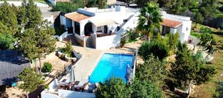 Casa  Can ribetes. Casa independiente con piscina en can germa