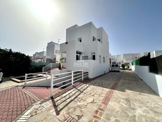 Xalet  Malaga. Chalet independiente con piscina privada en cala de bou, ibiza