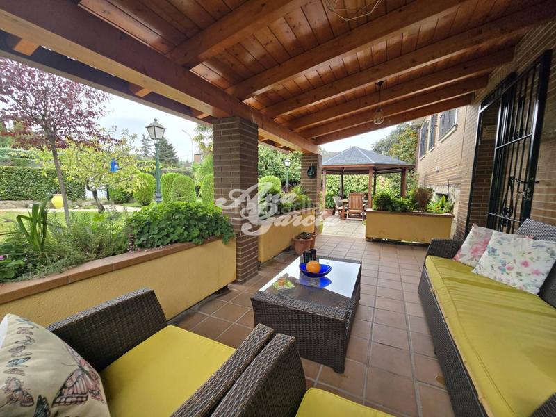 Foto 7c0c1cd0-6c8b-4e6a-8e49-e199139ef3d2. Haus mit heizung parking pool in El Guijo-Colonia España Galapagar