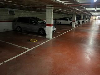 Alquiler Parking coche en Carrer de mossèn jacint verdaguer 5. Plaza de aparcamiento en plena zona centro de cornella junto ayu