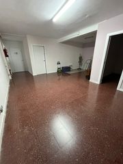 Lloguer Local Comercial a Carrer d'eduard gibert i riera 46. Local en planta entlo