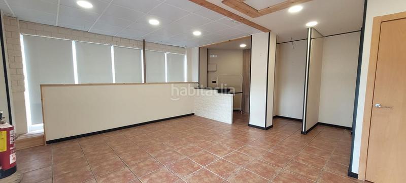 Foto 84d8ac0b-032b-47b3-bdfb-5c2bbba436b6. Lloguer local comercial a Zona Esportiva Terrassa