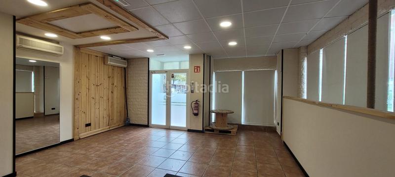 Foto a50965b6-2bdc-4411-a171-917a3b7eced5. Lloguer local comercial a Zona Esportiva Terrassa
