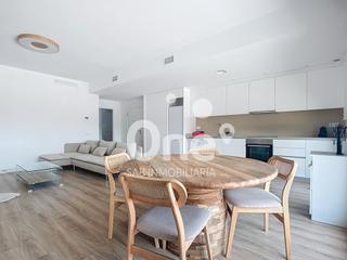 Location Appartement  Carrer dolores ferrada. One sab inmobiliaria presenta en exclusiva una elegante vivienda