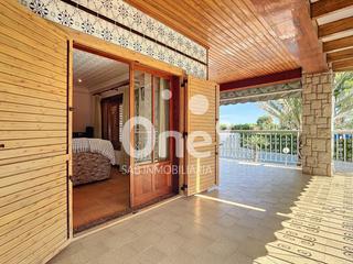 Chalet à Cumbres de Calicanto. Exclusiva vivienda de estilo valenciano en chiva, junto a la urb