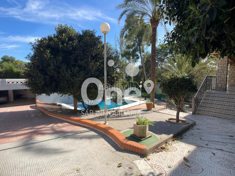 Foto 5608e395-6534-4c24-bf28-33da0aea395c. Chalet mit parking pool in El Bosque Chiva