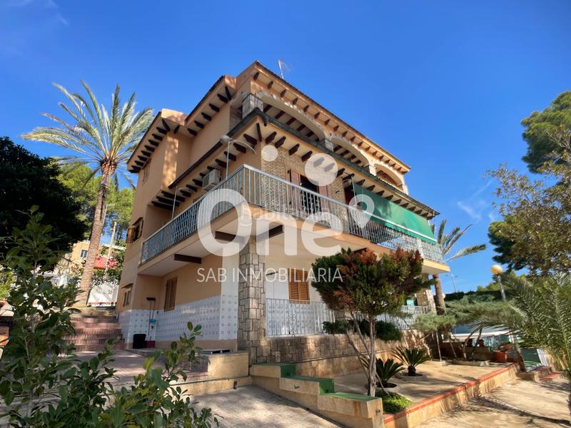 Foto 573d8b00-890e-44a3-b788-2fcba32a9708. Chalet mit parking pool in El Bosque Chiva