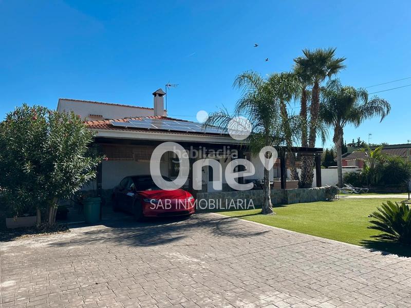 Foto 036b61a4-1123-4000-a094-cee8a4505bae. Xalet amb xemeneia calefacció piscina a Urbanizaciones Llíria