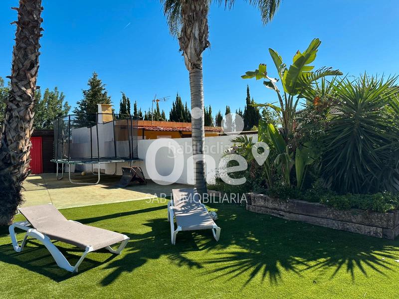 Foto 0cb95315-d856-4adb-b31a-f92853303428. Xalet amb xemeneia calefacció piscina a Urbanizaciones Llíria