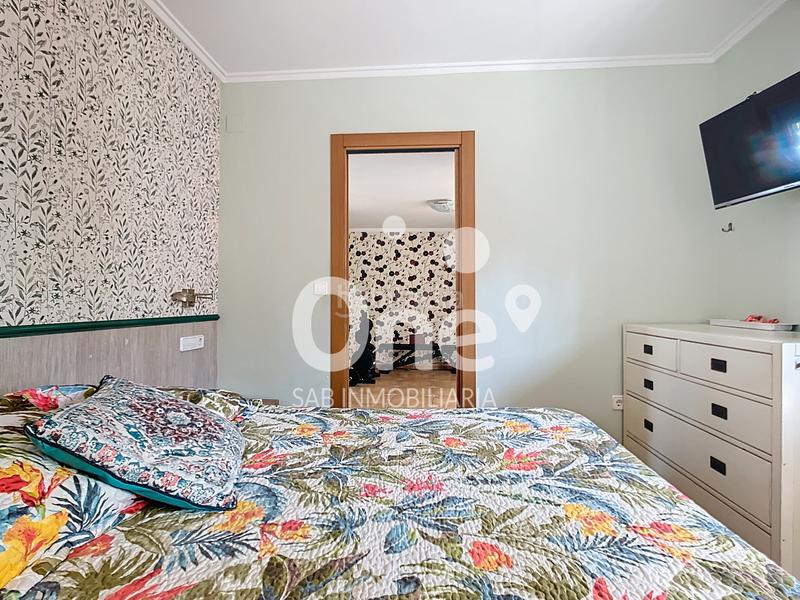 Foto 15bb5a25-7340-4389-aebd-f99f1d3b8be6. Xalet amb xemeneia calefacció piscina a Urbanizaciones Llíria