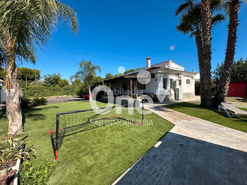 Foto 29401f2f-6f70-4000-8adf-5311210b327b. Xalet amb xemeneia calefacció piscina a Urbanizaciones Llíria