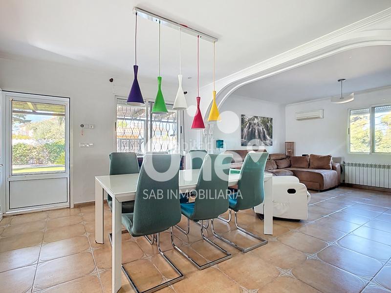 Foto 2b21ca0d-9eca-4016-80b4-c040c156aec9. Xalet amb xemeneia calefacció piscina a Urbanizaciones Llíria