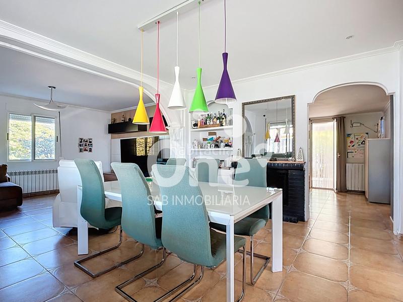 Foto 452fb821-d773-44c6-8cff-0f28c60aada6. Xalet amb xemeneia calefacció piscina a Urbanizaciones Llíria