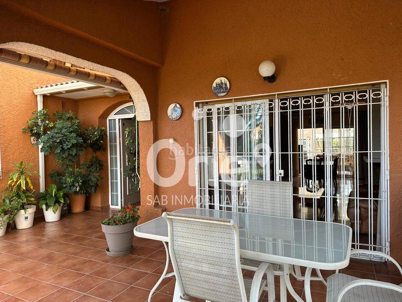 Foto 1d3ceddb-2f92-4f59-809b-4b210ed0a85a. Chalet with fireplace heating parking in San Antonio de Benagéber