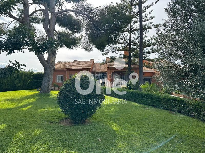 Foto 24a68572-97ea-4868-af27-c19877f72795. Chalet with fireplace heating parking in San Antonio de Benagéber