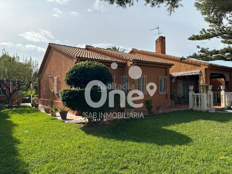 Foto 4c733472-0ffc-405e-a4d8-5ed9c56609b6. Chalet with fireplace heating parking in San Antonio de Benagéber