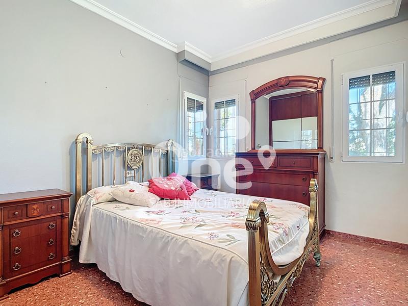 Foto 4f09fbb1-6c49-4478-b906-495c6ba58ecc. Chalet with fireplace heating parking in San Antonio de Benagéber