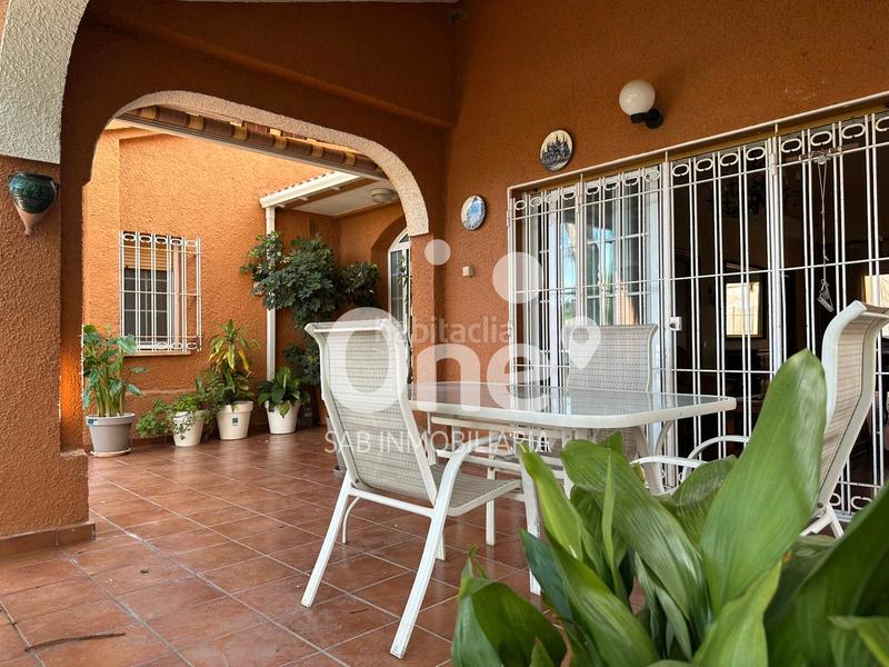 Foto 501752bb-22df-4067-9d1d-47d37b542a38. Chalet with fireplace heating parking in San Antonio de Benagéber