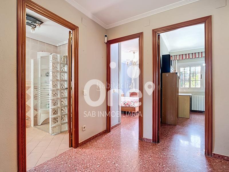 Foto 55823d55-2b5c-4b05-890f-17ea1ea664c7. Chalet with fireplace heating parking in San Antonio de Benagéber