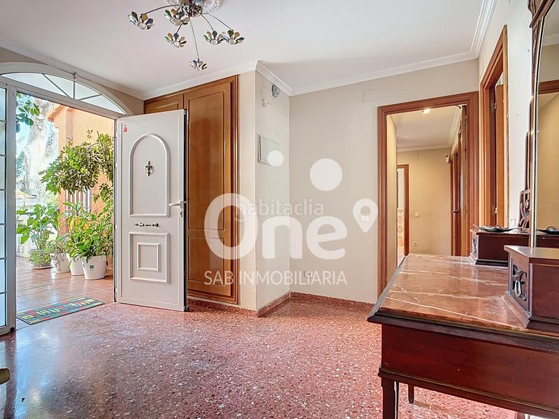 Foto 686f22fa-3ffd-4c7e-a8a2-30fc7a014122. Chalet with fireplace heating parking in San Antonio de Benagéber