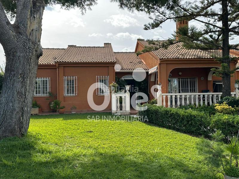 Foto 7ef7f871-af15-4857-a68e-40df3f485023. Chalet with fireplace heating parking in San Antonio de Benagéber