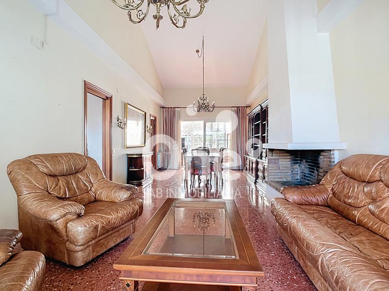 Foto 8dd2e7f0-2c30-4e81-a7d0-660937441f67. Chalet with fireplace heating parking in San Antonio de Benagéber