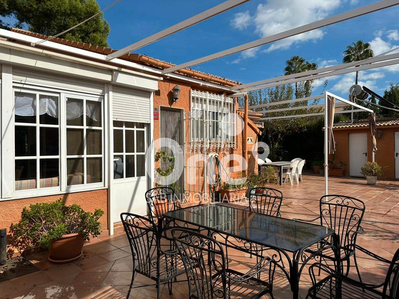 Foto 92dc4ad5-97d5-4b3e-80ae-2016fb33dc21. Chalet with fireplace heating parking in San Antonio de Benagéber