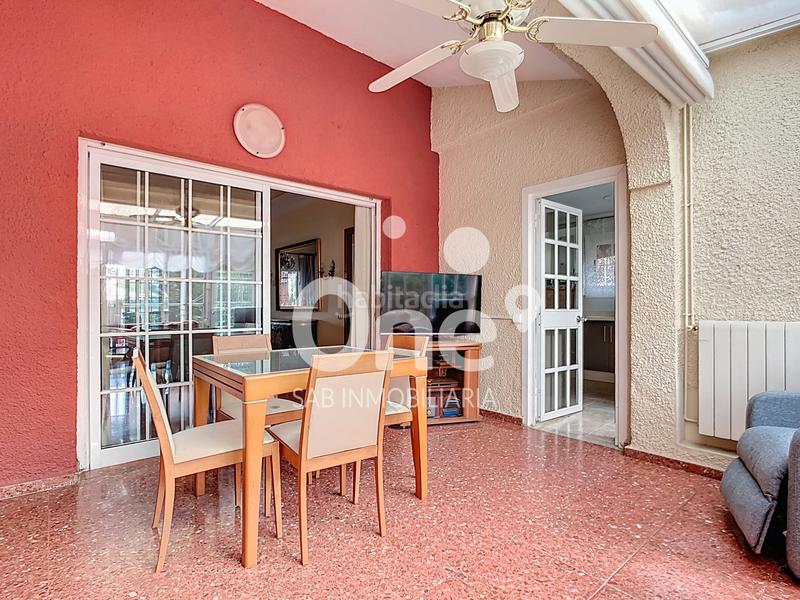 Foto 9b32a7cc-8d7e-40d6-8c57-e38e5d643fe9. Chalet with fireplace heating parking in San Antonio de Benagéber