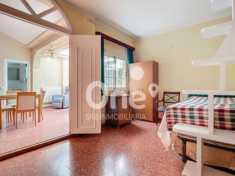 Foto a2e9ee8f-758e-47b4-b392-595f269abb26. Chalet with fireplace heating parking in San Antonio de Benagéber