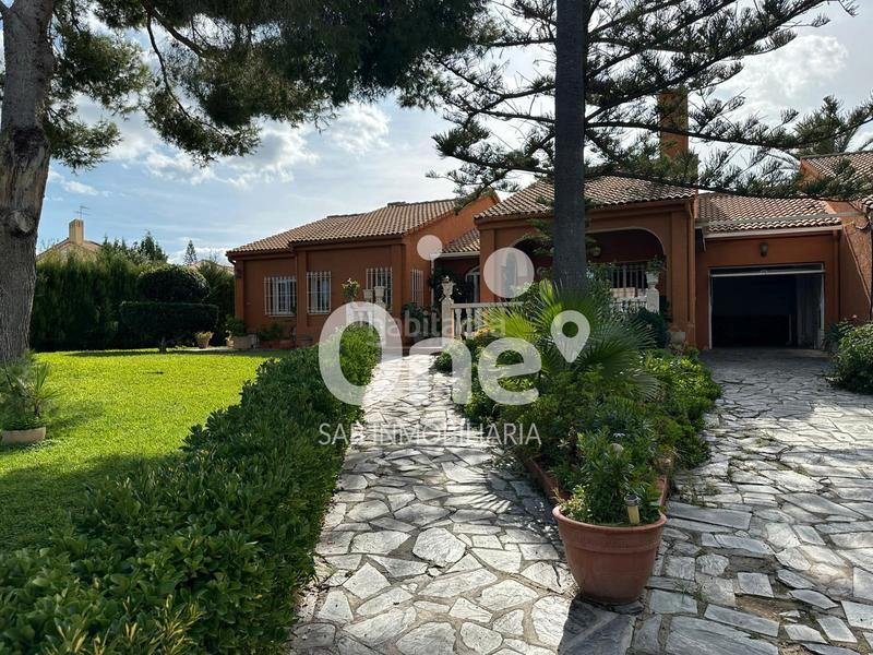 Foto a31f1e61-f95b-4d7d-9c8c-72d3a7c33142. Chalet with fireplace heating parking in San Antonio de Benagéber